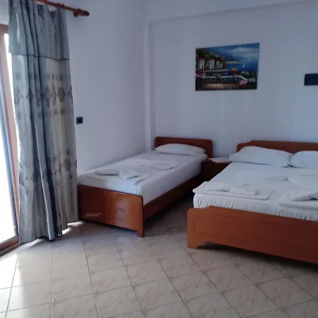 Πανσιόν Villa Marilenas Εξαμίλιο