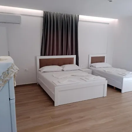 Πανσιόν Villa Marilenas Εξαμίλιο